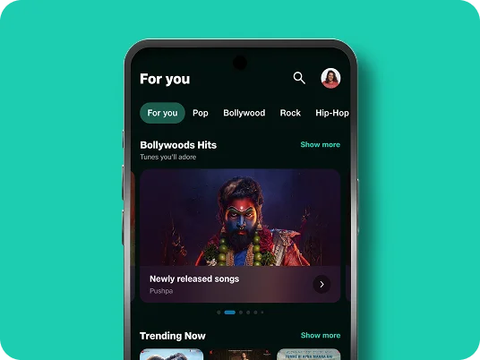JioSaavn music streaming on a phone connected via JioCarSync