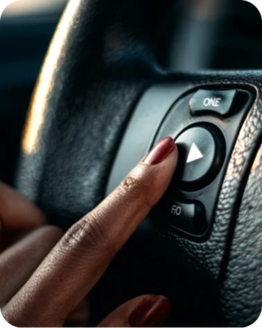 Hands-free calling using JioCarSync steering wheel controls